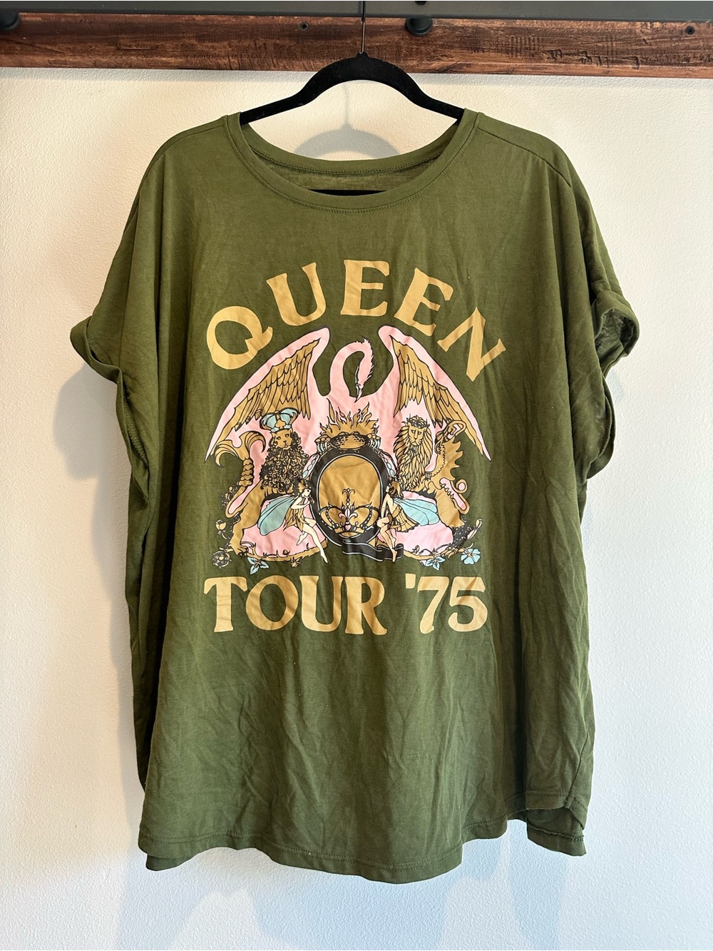 Queen Tour '75 Olive Graphic Tee